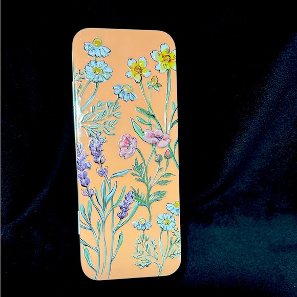 Stocking Stuffer: Hand Cream Heathcoat & Ivory, in Tin - Picture 2 of 8